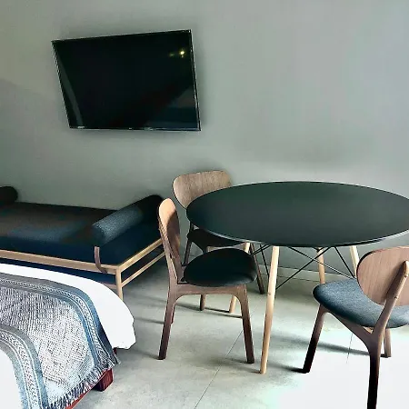 Brand New Studio 38Th Street